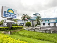 Days Inn & Suites by Wyndham Port Richey