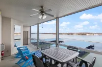 Panoramic Lake Views and Community Pools - Stunning Retreat Hotels in Osage Beach