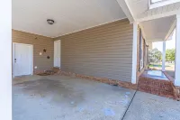 Tranquil Backyard and Modern Appliances - Cozy Family Retreat