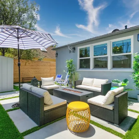 Stunning Venice Hideaway with Private Deck & Yard! Minutes to everything!