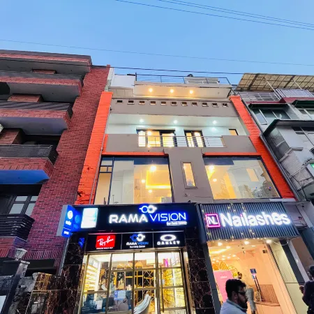 Hotel Green Galaxy - Green Park South Delhi Отели рядом с достопримечательностью «Национальный институт технологии моды»