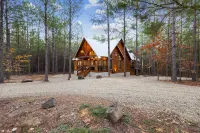Cozy Cabin Retreat - Hot Tub, Arcade, Fire Pit