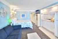 Spacious Studio with Balcony and Kitchenette - Charming Ocean View