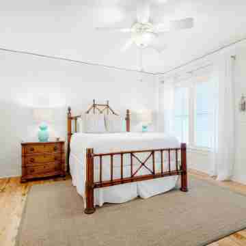 Watercolor Townhouse 9 Rooms