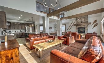 Brand New 7 Bdrm Luxury Cottage with Private Beach Access, BBQ,7.5 Baths, Hot Tub, Ping Pong Table
