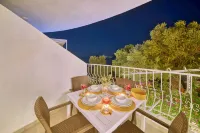BlueNook Suites