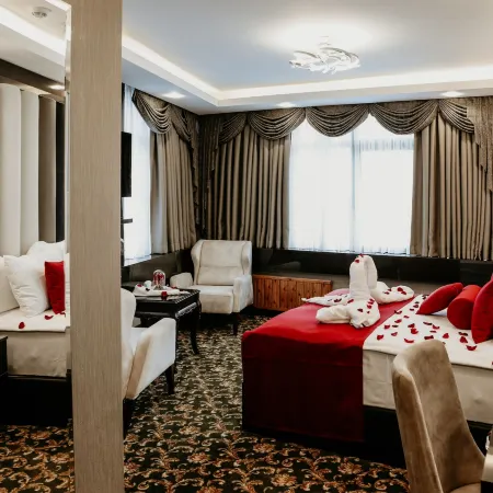 Otel Grand Lark İstanbul Отели рядом с достопримечательностью «Станция метро Pendik»