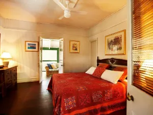Pinctada McAlpine House