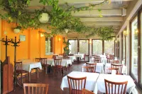 Hotel Und Restaurant Eurohof Hotels in Moers