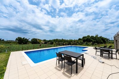 屋外プール LEO癒RESORT砂山の写真