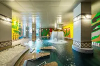 The Week & Resort - Pools