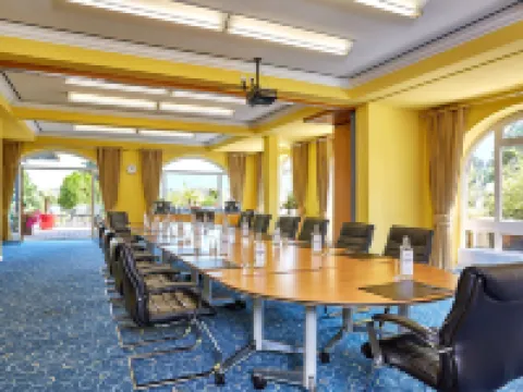 โรมันทิค อัลเพนโฮเทล วักเซินซไตน์ โรงแรมในGrainau