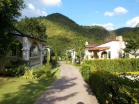 Stamp Hills Resort Hotels in Suan Phueng