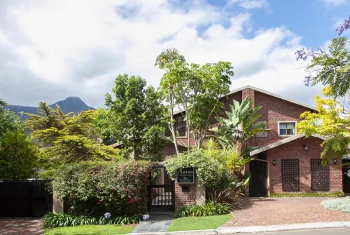 Aziza Guest House