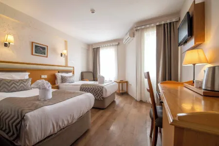 Çanak Hotel