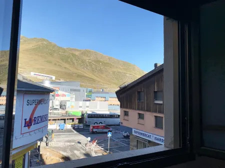 Apartamentos Pantebre 3000