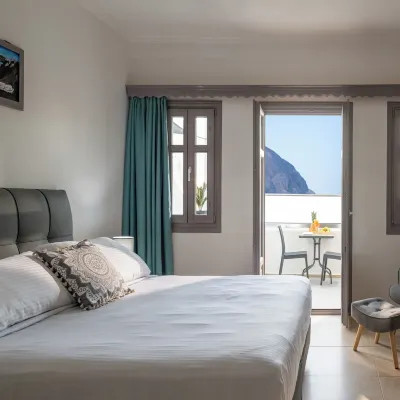 Smaragdi Hotel Hotel berhampiran Pantai Perivolos