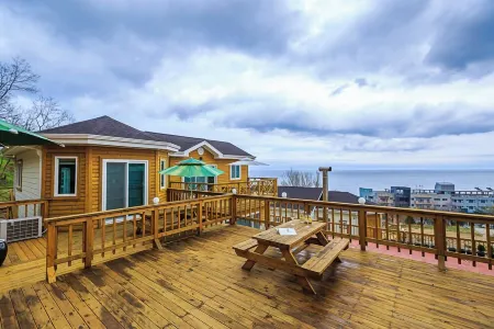 Neulpureun Pension Отели в г. Йондок