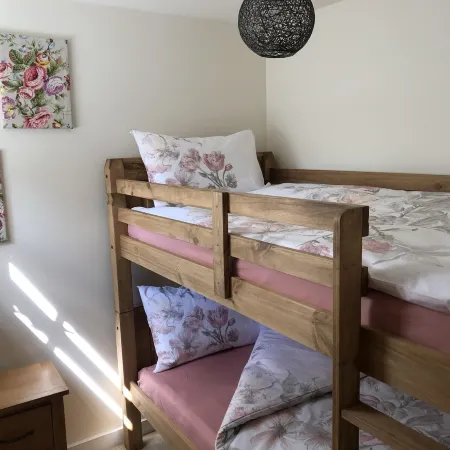 2Bed-Sleeps 4-Parking-Superfast Wifi