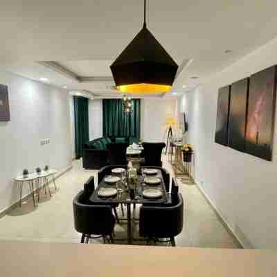 Gold Crest Air Reside Apartments Dining/Meeting Rooms