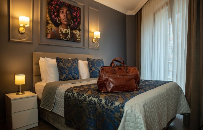 12 Rooms Hotel