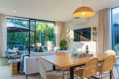 Waiata Beach House - Onetangi -  Holiday Villas