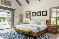 Callaloo Cottage- Beachfront Paradise!