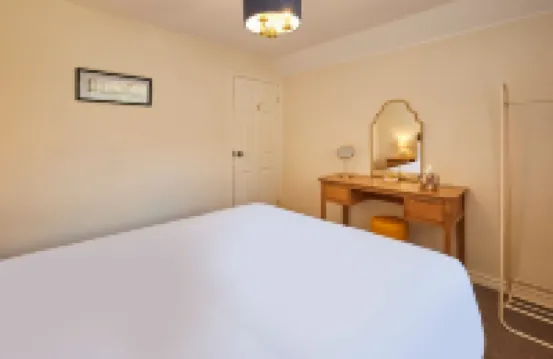 Host & Stay - Pearl Street