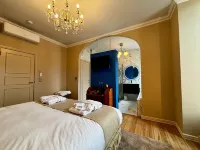 Maison du Roi Hotel a 