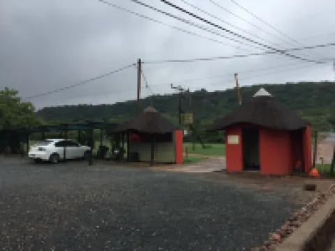 Kgogomodumo Lodge - 3-Star