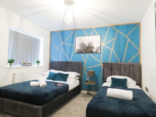 Tudors ESuites 4 Bedroom House with Garden Hotel a Smethwick