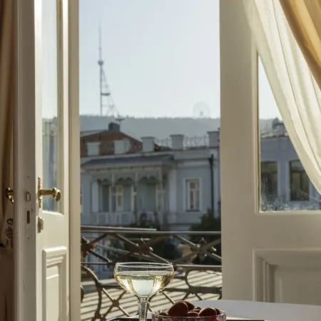 Unfound Door – Design Hotel