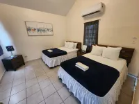 The Village Inn Các khách sạn ở Cienaga Baja