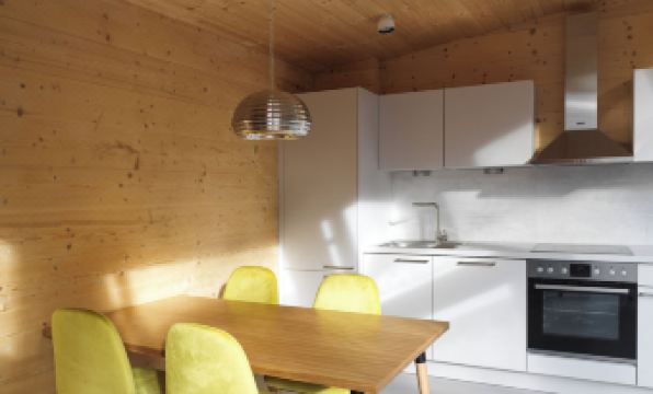 Mondholz - Urban Inn 24-7