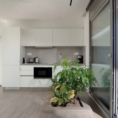 Athens Hill Luxury Apartments Отели рядом с достопримечательностью «Театр Ликавит»