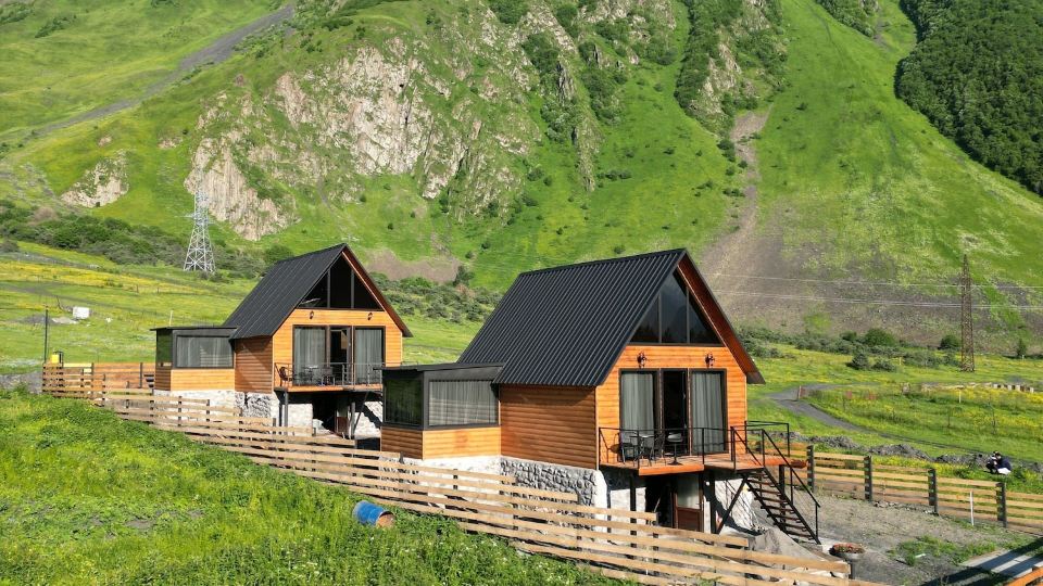 Traveler's Cottages in Kazbegi