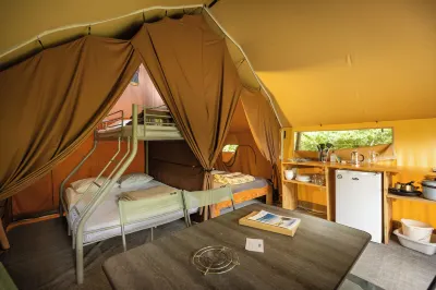 Huttopia de Veluwe Các khách sạn gần Barneveld Centrum