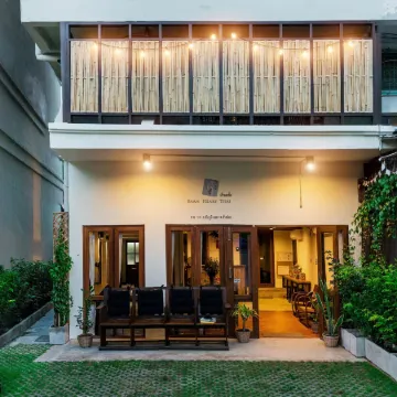 Baan Heart Thai Отели рядом с достопримечательностью «Рынок Warorot»
