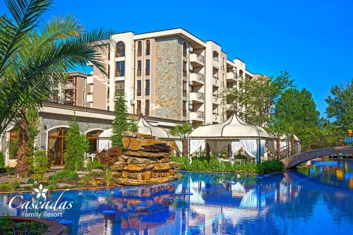 Cascadas Family Resort - parking