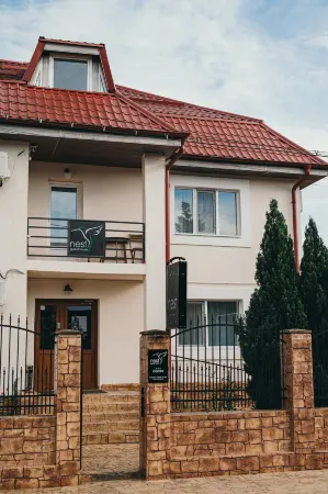 Nest Guesthouse Отели в г. Дробета-Турну-Северин