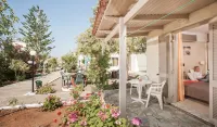 Panorama-Seaview Studios & Apartments Hotels in Agkisaras