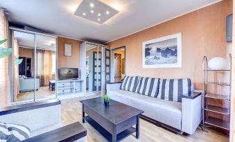 AG Apartment Bolshevikov 5