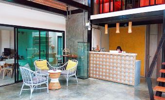 Baan Mai Kradan Hostel Chiang Rai