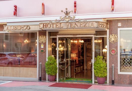 호텔 베네치아의 분위기 있는 바