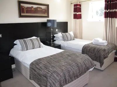 Churchill Two Bedroom Apartments with Free Parking and the Minster View