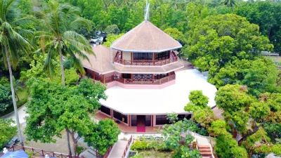 Noni's Resort Hotels in Taal