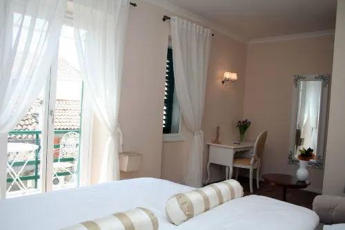 Banica Apartments & Rooms