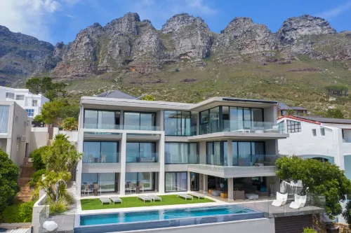 CB-One Luxury Stay