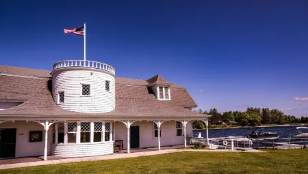Valcour Inn & Boathouse Отели в г. Саут-Хиро