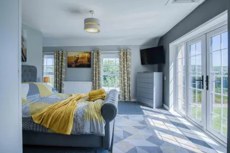 Hopkins Retreat Farm - 5 Bedroom House - Swansea Отели в г. Маур